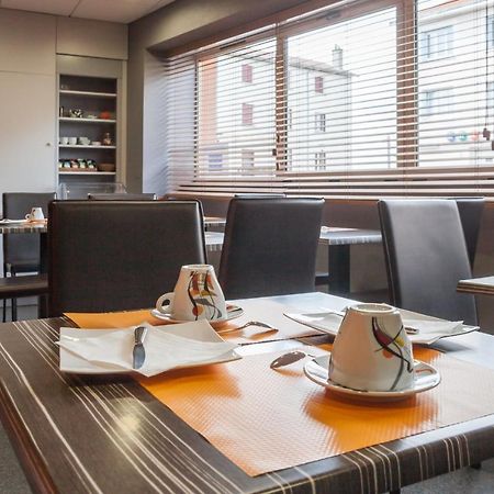 Logis Hotel Les Voyageurs Lezoux Екстер'єр фото