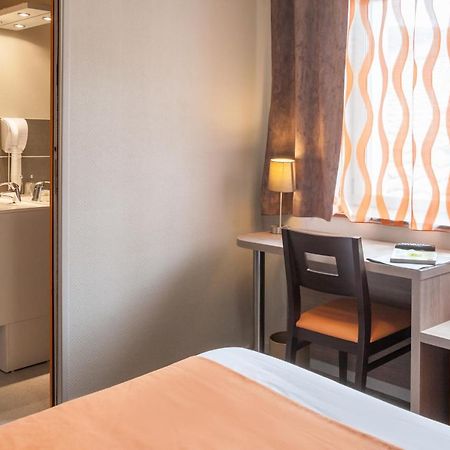 Logis Hotel Les Voyageurs Lezoux Екстер'єр фото
