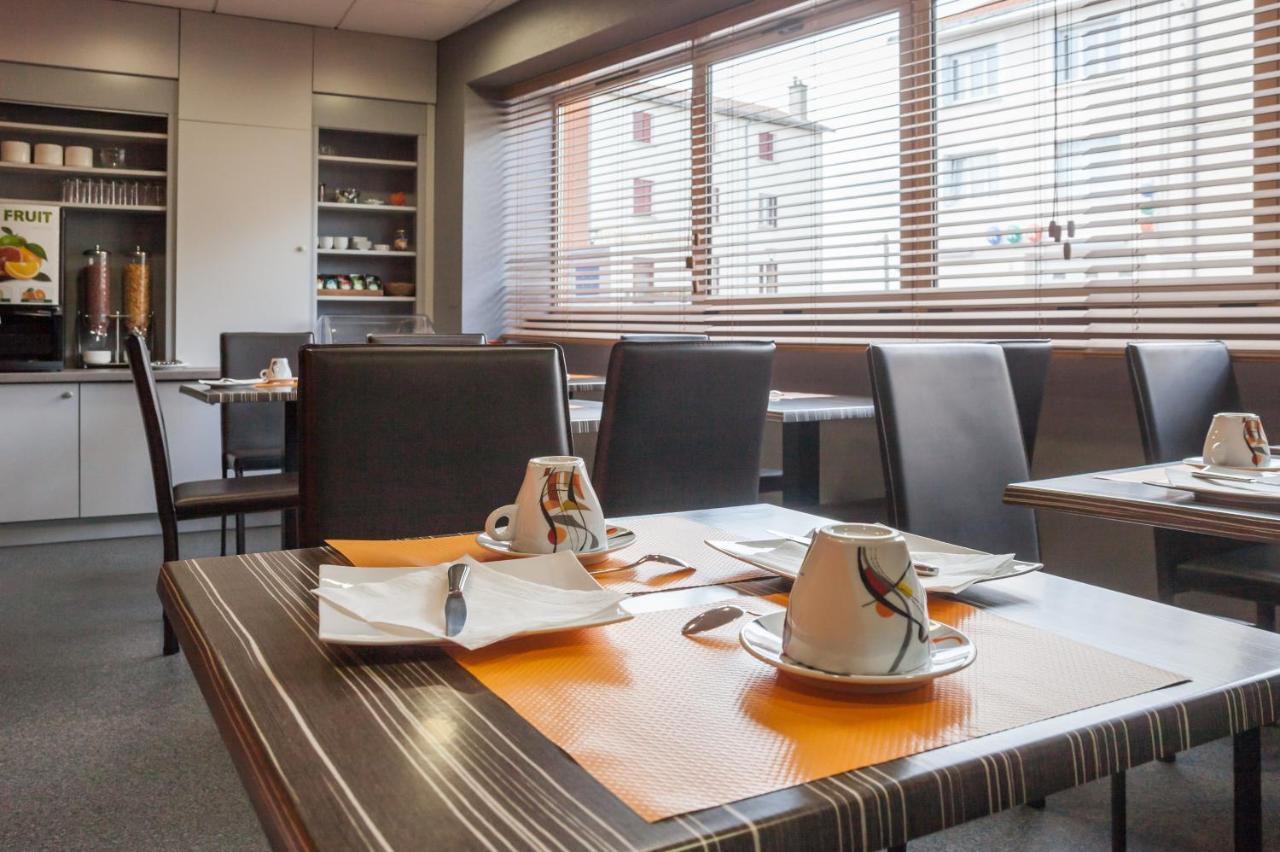 Logis Hotel Les Voyageurs Lezoux Екстер'єр фото